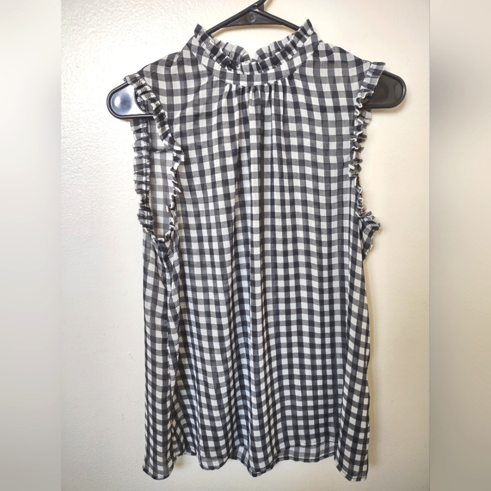 Who What Wear.   Size M.  Black and white checkered.    Sheer fabric.